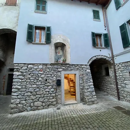 Lake House Near Bellagio Holiday home